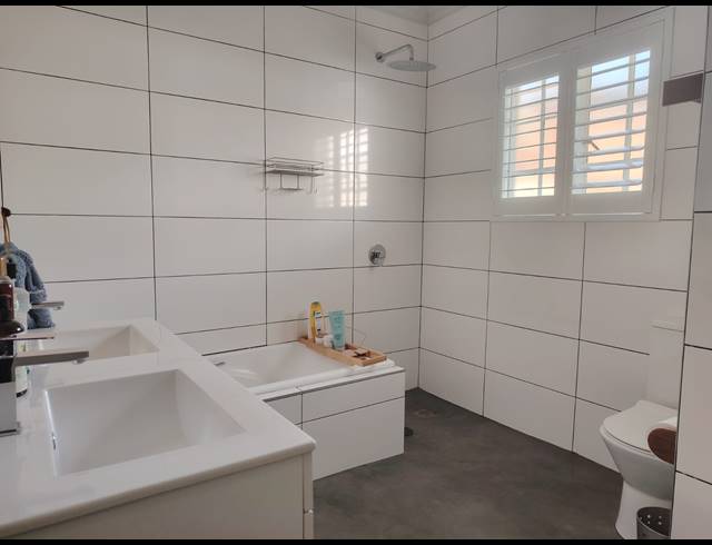 3 BEDROOM FREEHOLD FOR SALE IN VORNA VALLEY